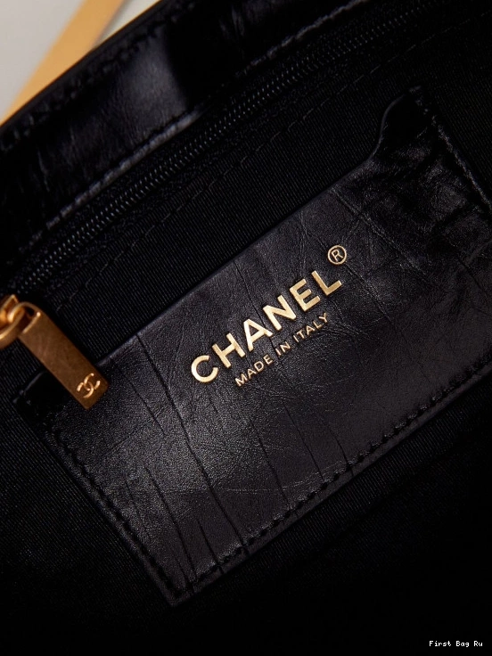 First Bag Ru TOTE CHANEL SMALL 0716